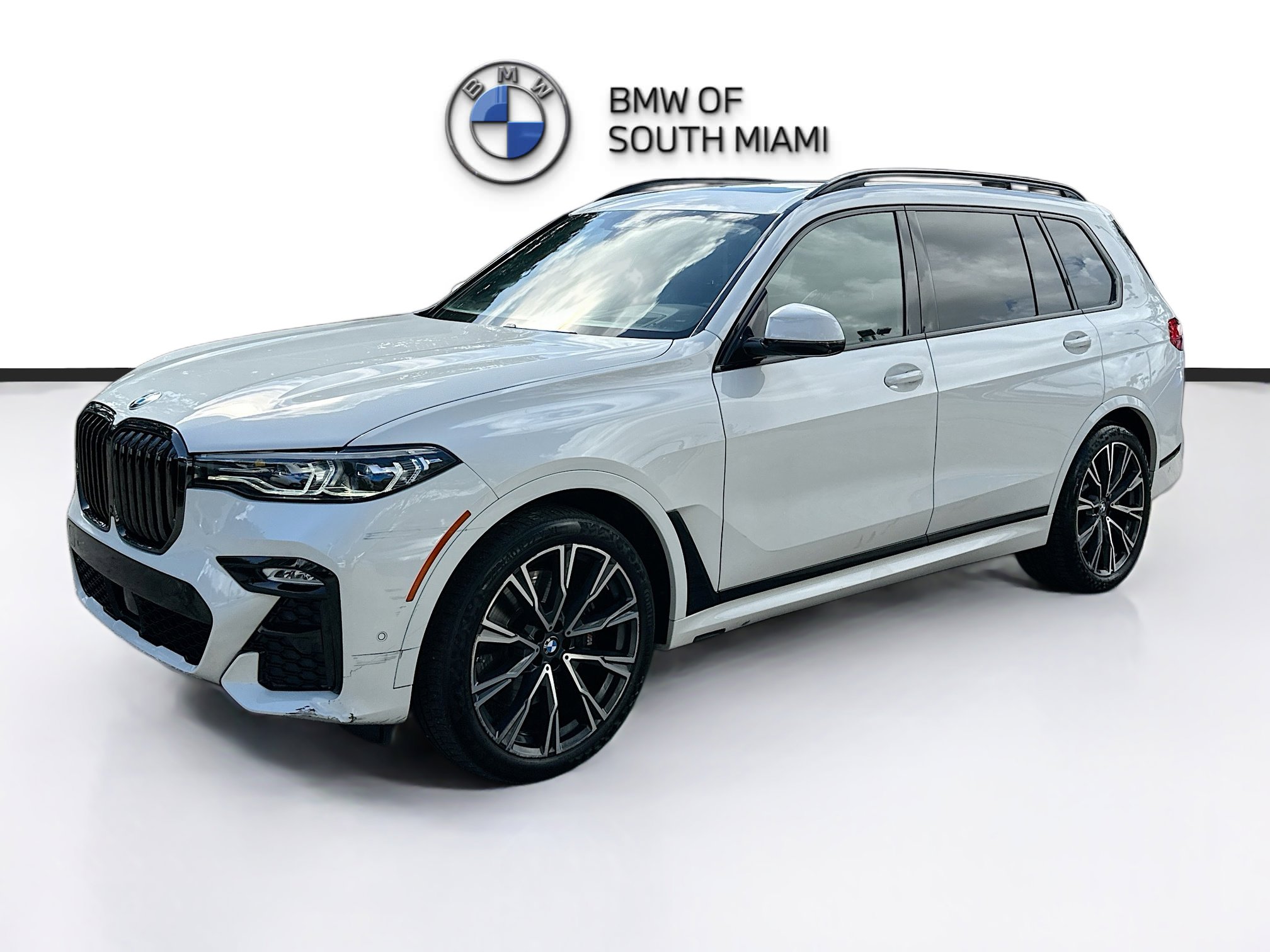 Certified 2022 BMW X7 M50i image 3