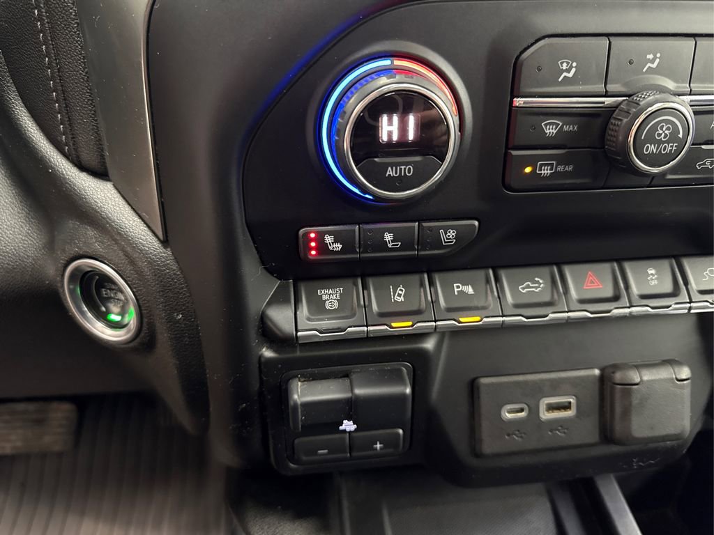 Used 2020 Chevrolet Silverado 2500 LTZ w/ LTZ Plus Package image 34