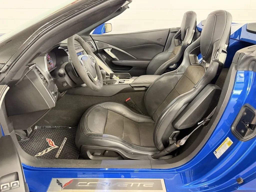 Used 2014 Chevrolet Corvette Stingray Convertible RWD image 14
