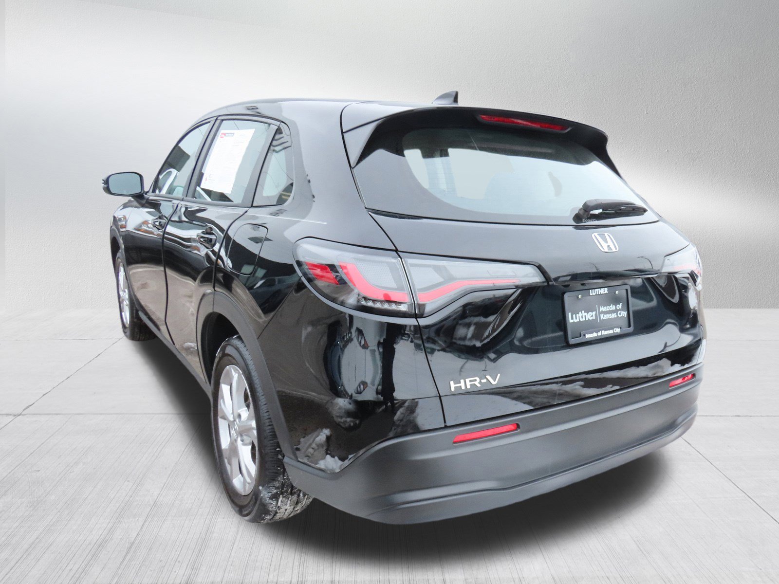 Used 2025 Honda HR-V LX image 6