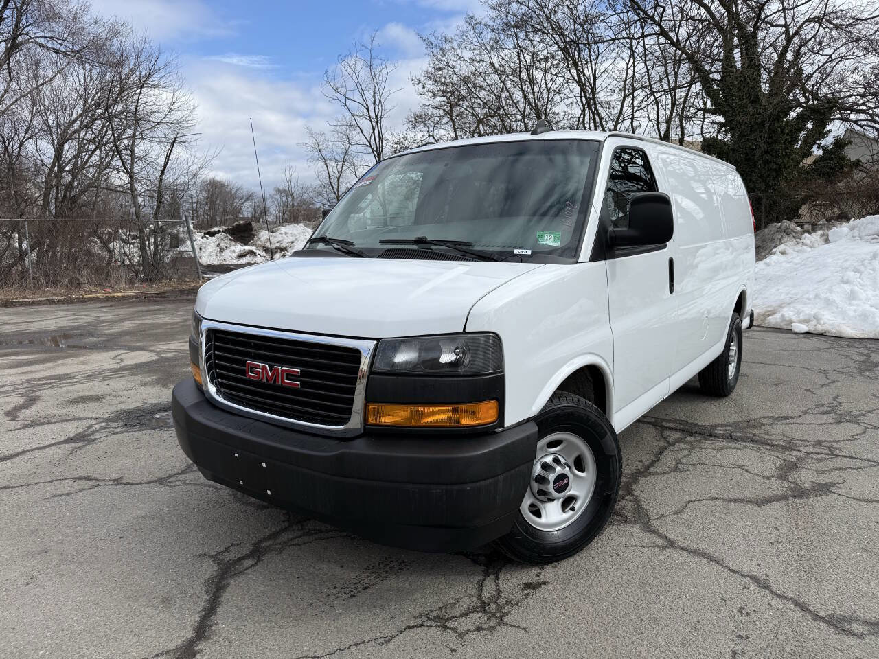 Used 2020 GMC Savana 2500 RWD image 1