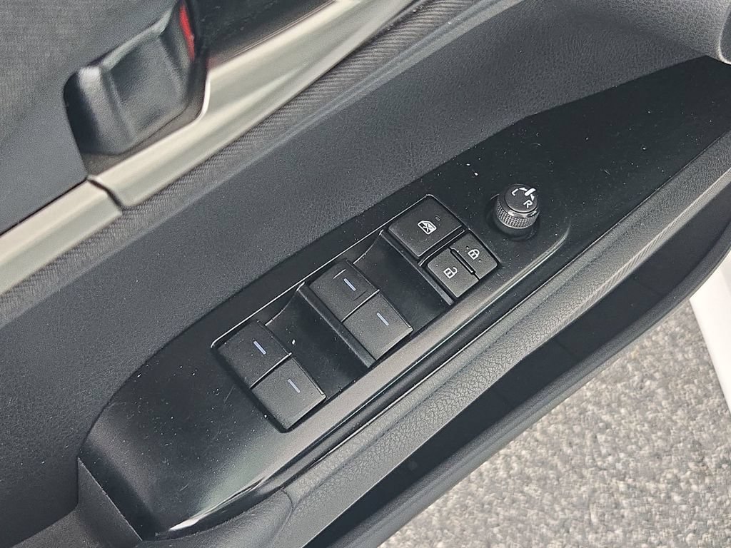 Used 2025 Toyota Camry LE FWD image 28