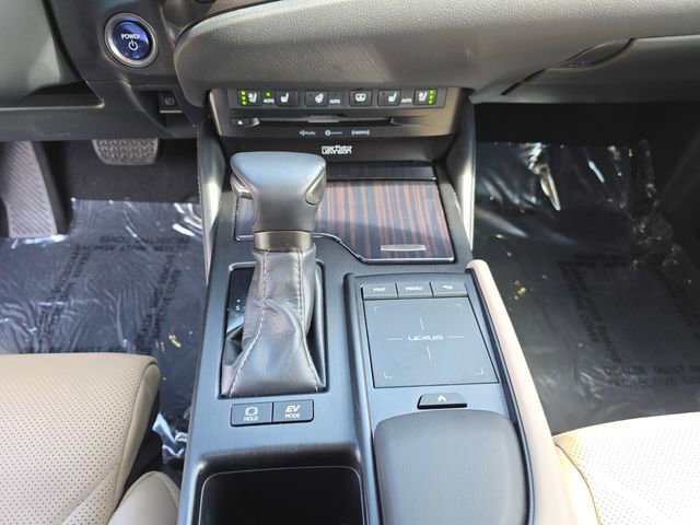 Used 2019 Lexus ES 300h Ultra Luxury w/ Accessory Package 2 FWD image 25