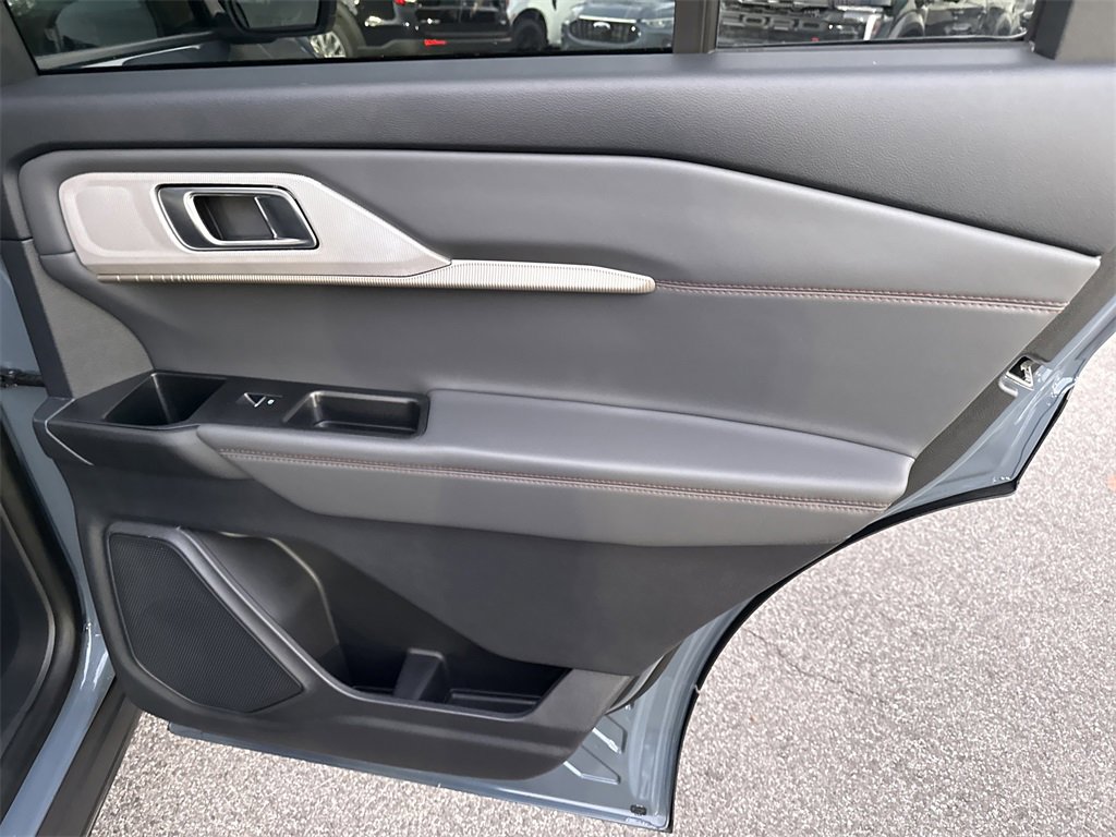 Used 2025 Ford Explorer Active w/ Active Comfort Package image 31