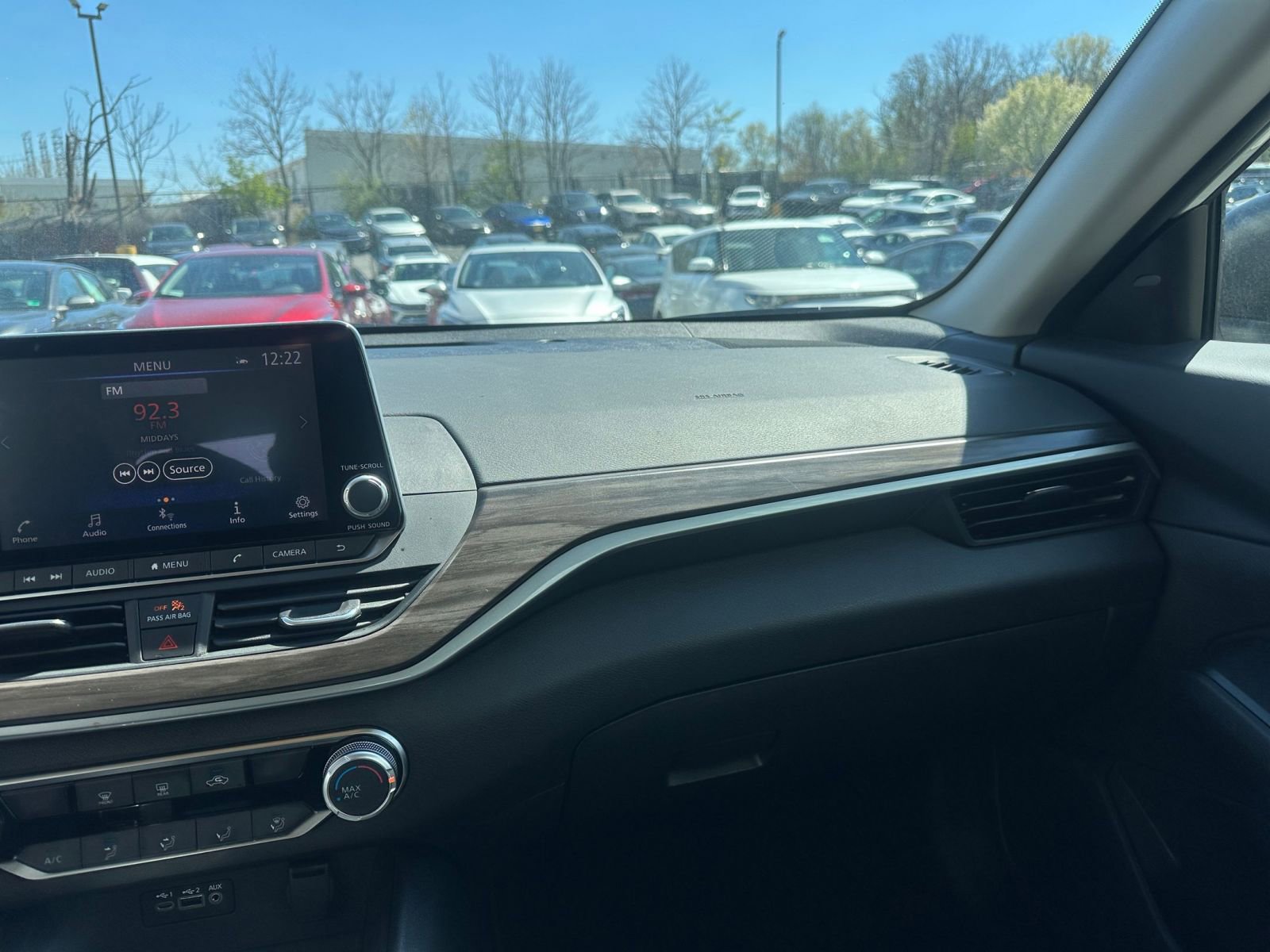 Used 2025 Nissan Altima 2.5 SV FWD image 34