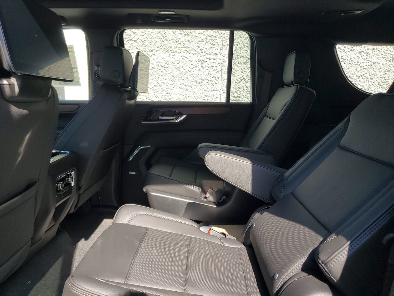 New 2026 GMC Yukon XL Denali w/ Denali Reserve Package AWD/4WD image 11