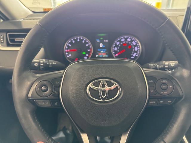 Used 2019 Toyota RAV4 XLE Premium AWD/4WD image 14
