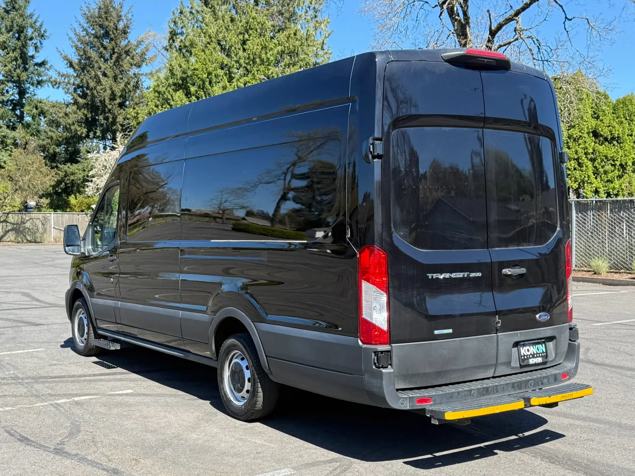 Used 2023 Ford Transit 250 148 High Roof Extended w/ Load Area Protection Package RWD image 5