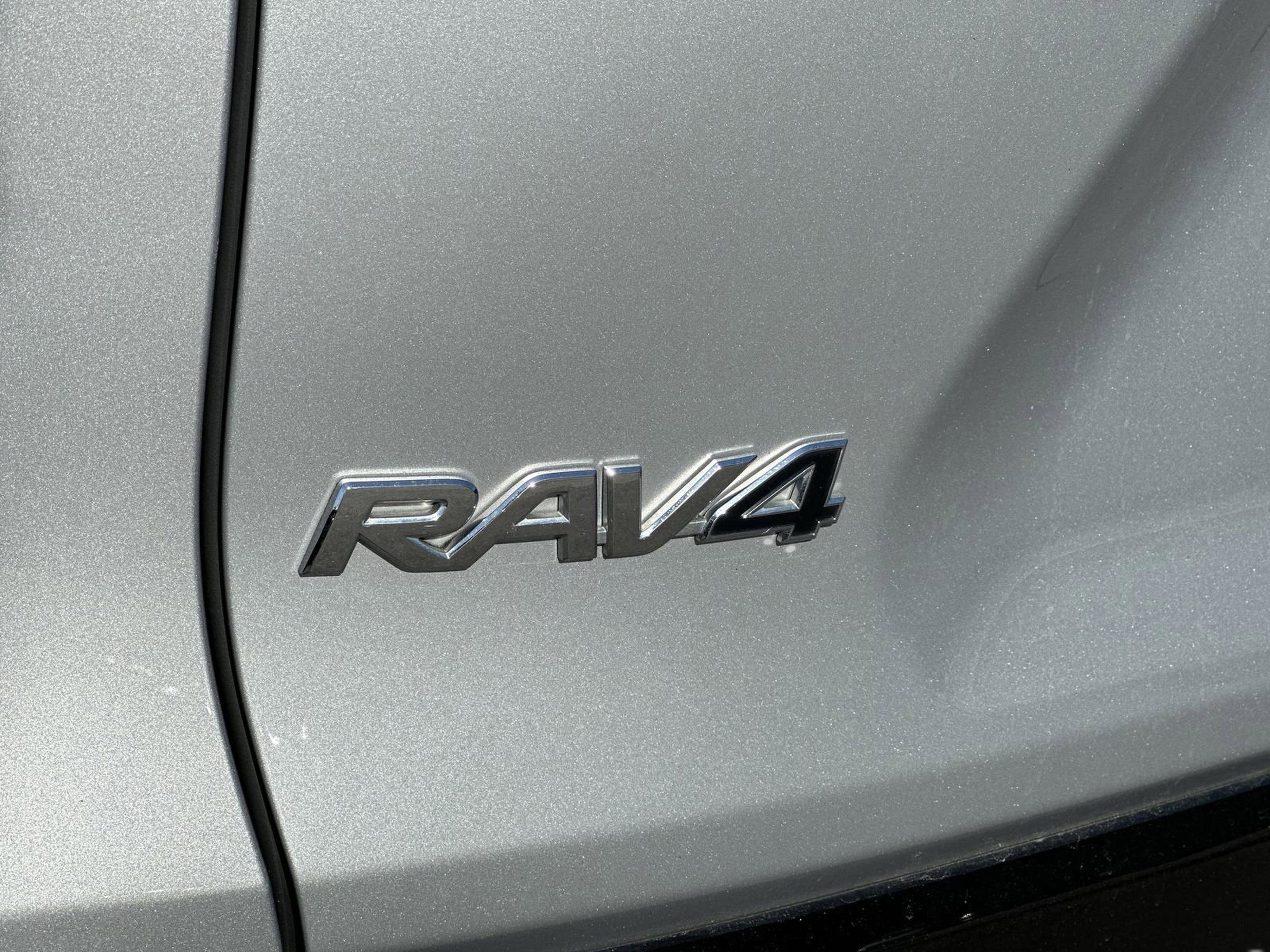 Used 2020 Toyota RAV4 XSE image 30