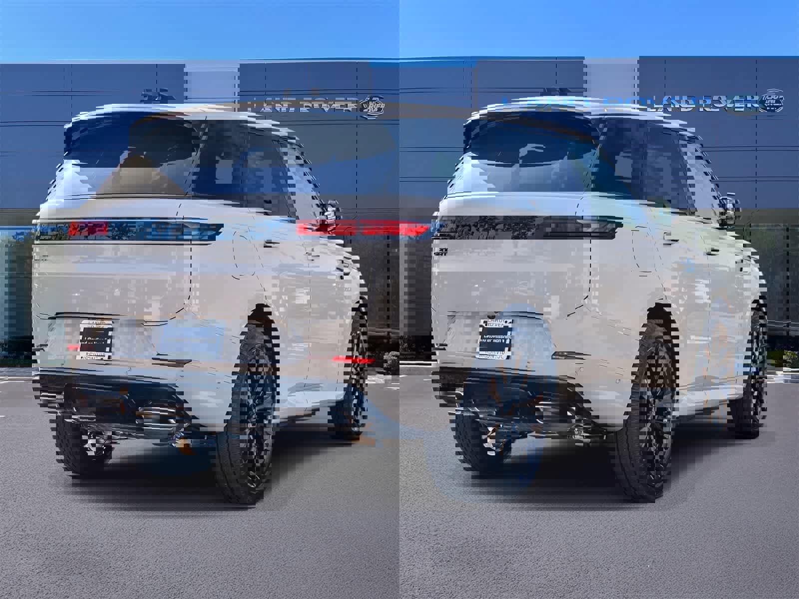 New 2026 Land Rover Range Rover Sport Dynamic SE image 4