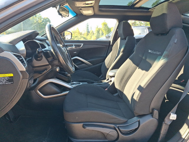 Used 2017 Hyundai Veloster Value Edition FWD image 2