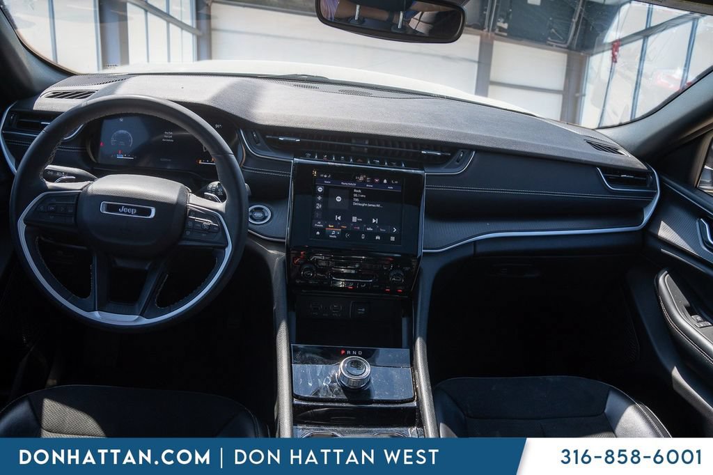 Used 2023 Jeep Grand Cherokee L Laredo AWD/4WD image 4