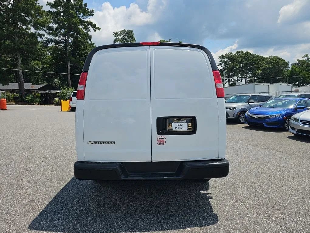 Used 2017 Chevrolet Express 3500 Extended RWD image 19
