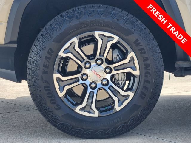 Used 2024 GMC Canyon AT4 w/ Technology Package AWD/4WD image 10