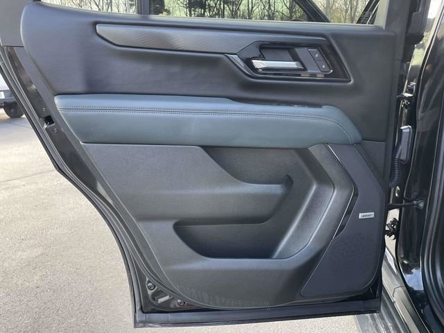 Used 2025 GMC Yukon AT4 image 12
