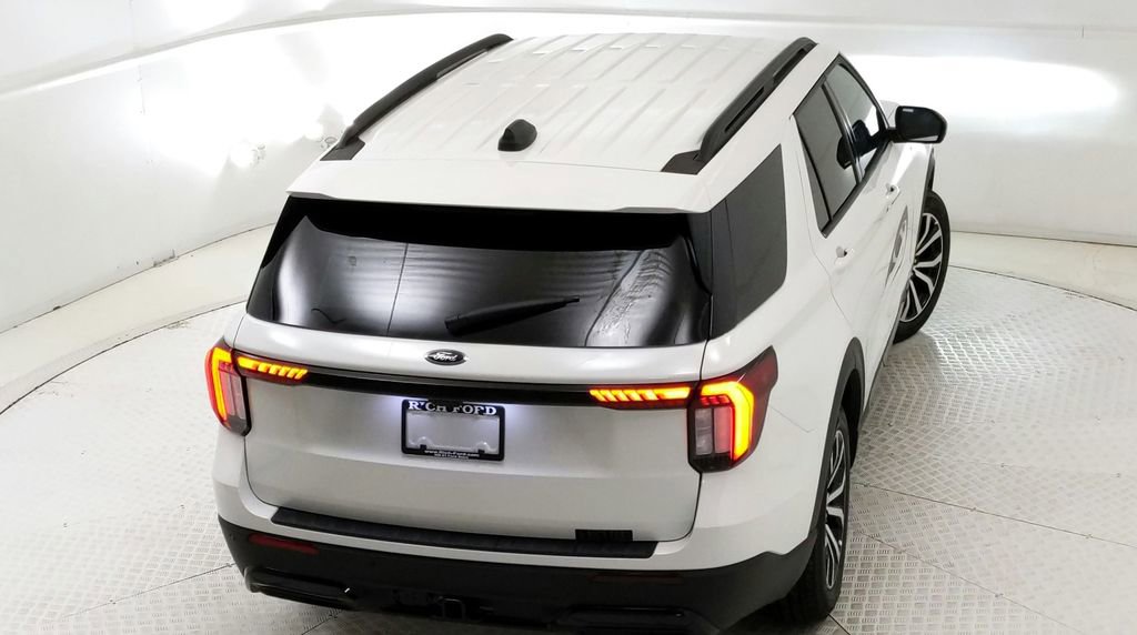 New 2025 Ford Explorer ST-Line w/ Premium Package image 16