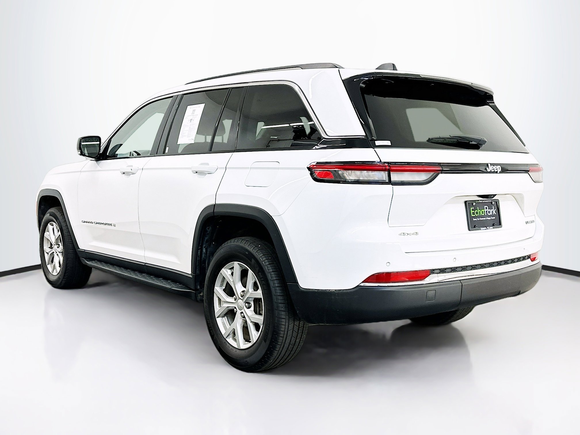Used 2023 Jeep Grand Cherokee Limited image 5