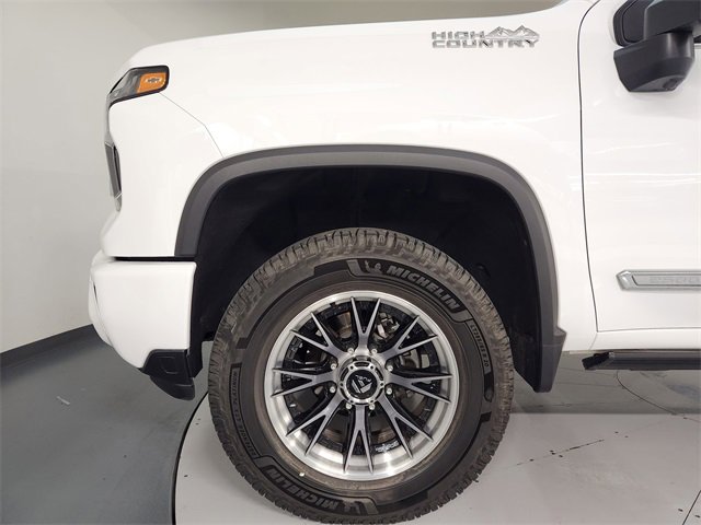 Used 2024 Chevrolet Silverado 2500 High Country w/ High Country Premium Package image 11
