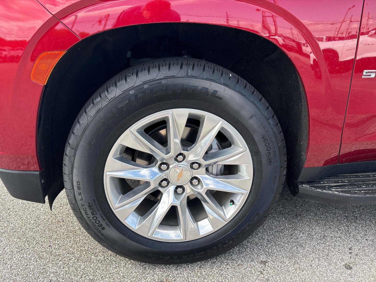 Used 2024 Chevrolet Suburban Premier image 9