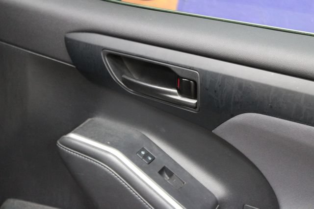 Used 2022 Toyota Highlander L AWD/4WD image 11