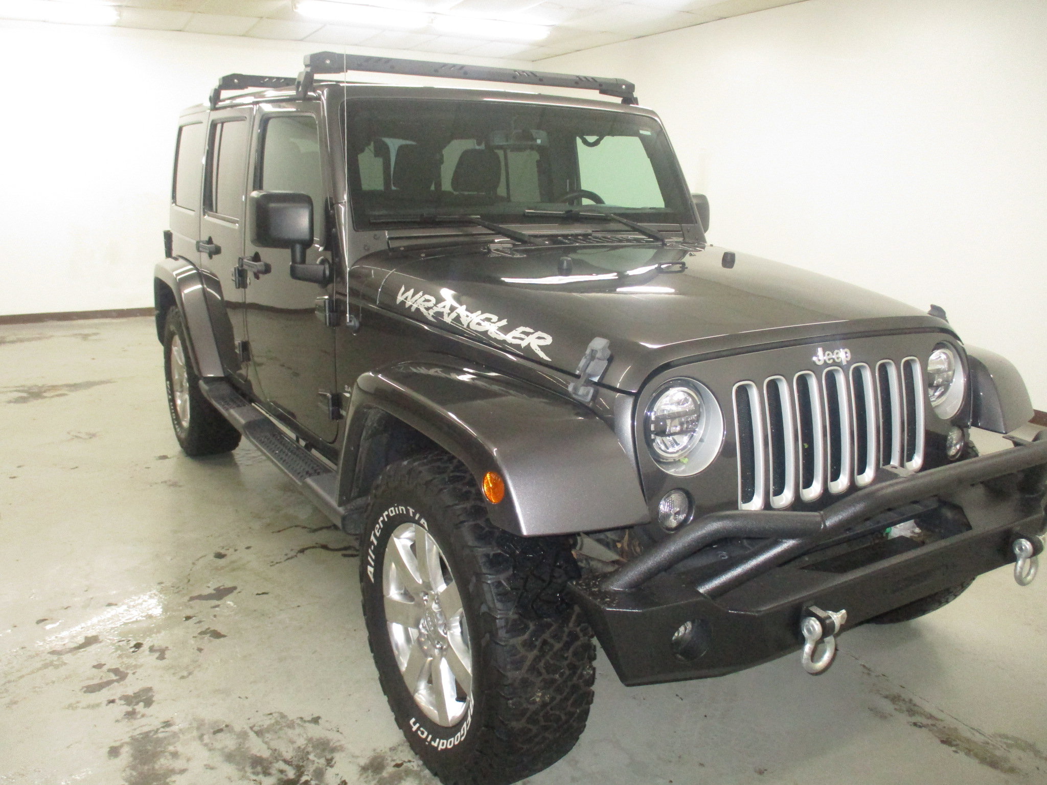 Used 2018 Jeep Wrangler Unlimited Sahara w/ Dual Top Group AWD/4WD video 1