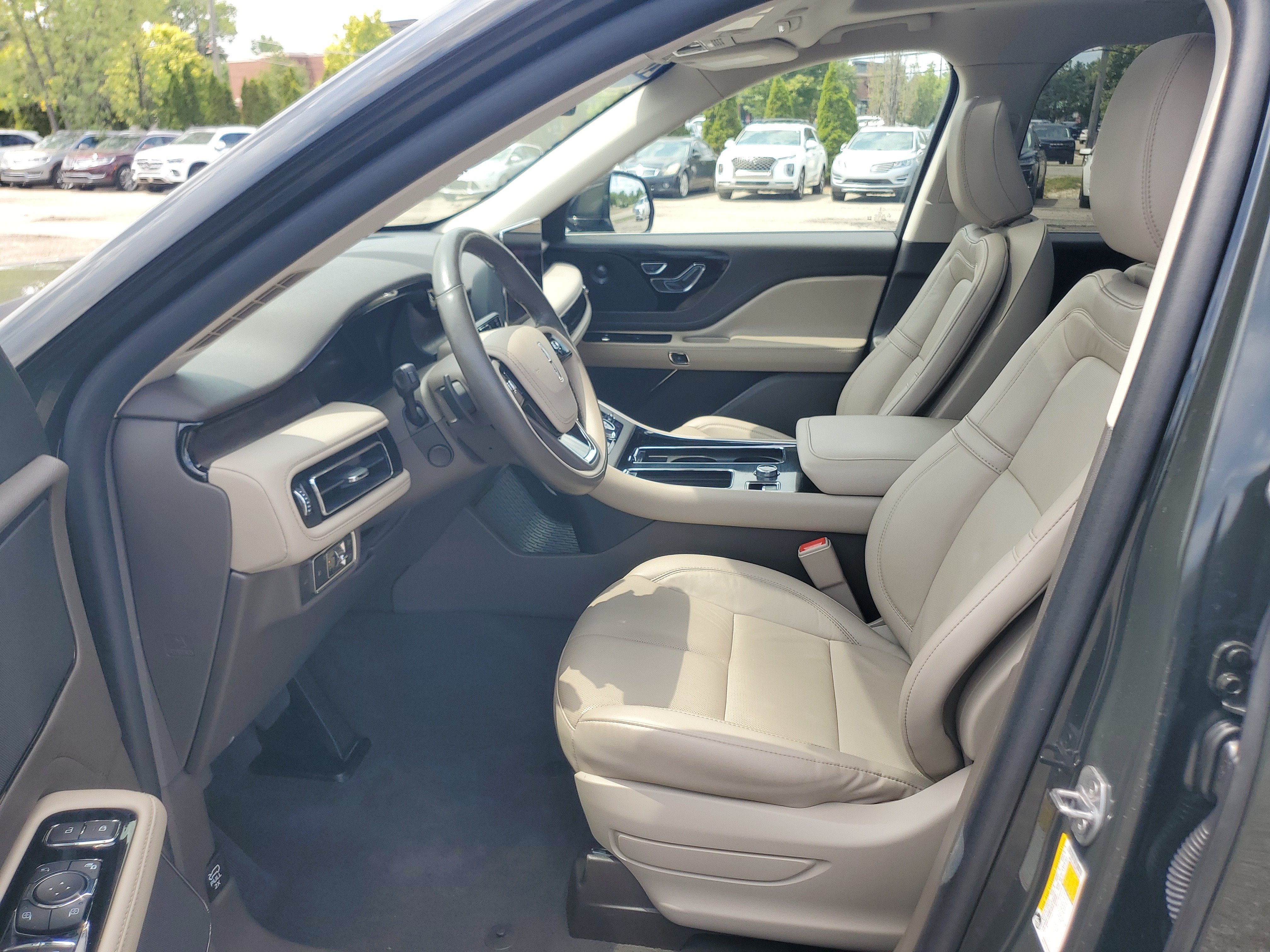 Certified 2023 Lincoln Aviator Reserve w/ Equipment Group 201A AWD/4WD image 12