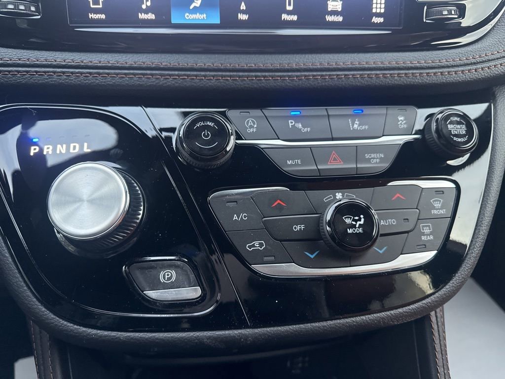 New 2026 Chrysler Pacifica Pinnacle image 32