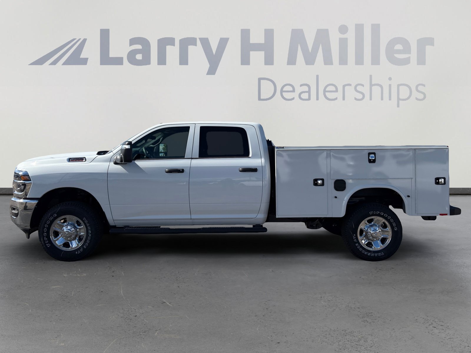 New 2026 RAM 2500 Tradesman AWD/4WD image 3
