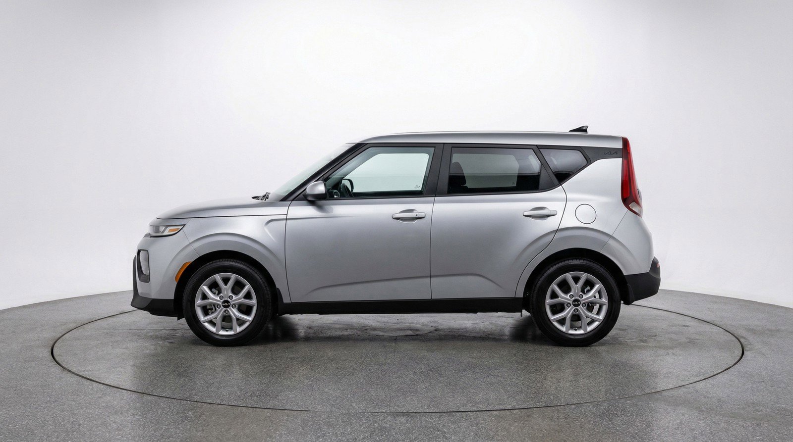 Used 2025 Kia Soul LX w/ LX Technology Package image 5
