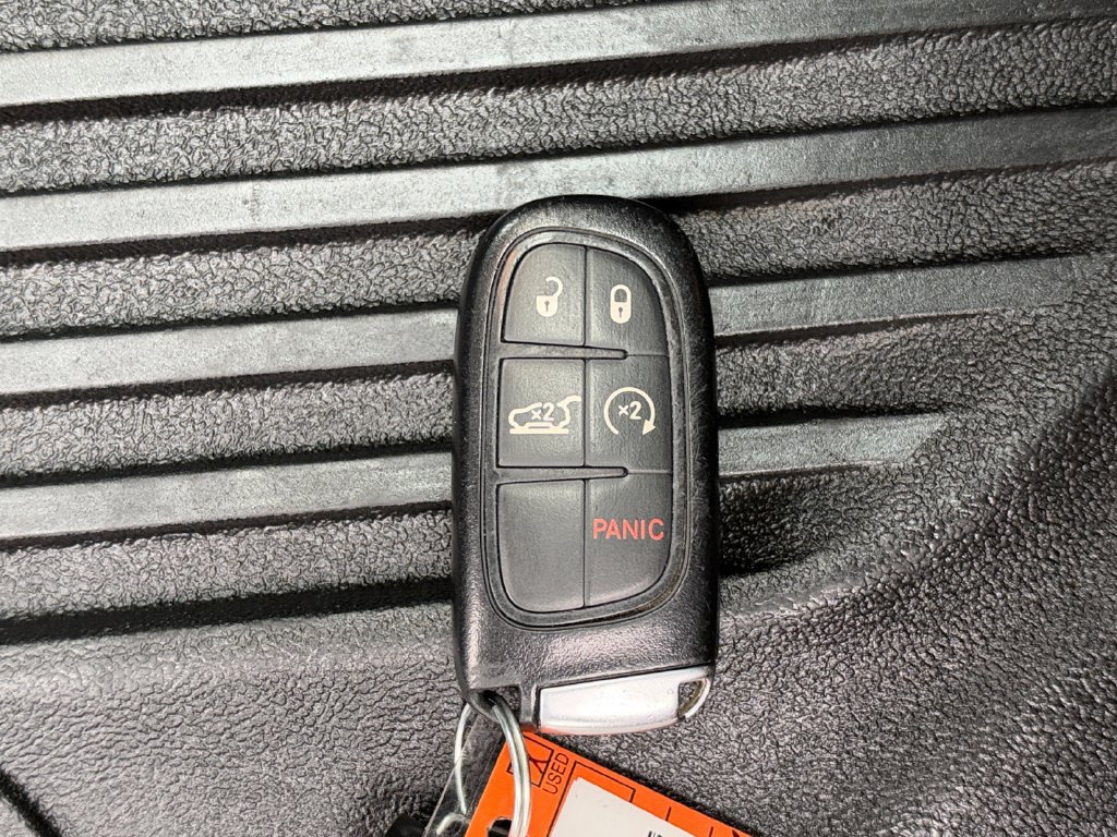 Used 2019 Jeep Cherokee Limited AWD/4WD image 28