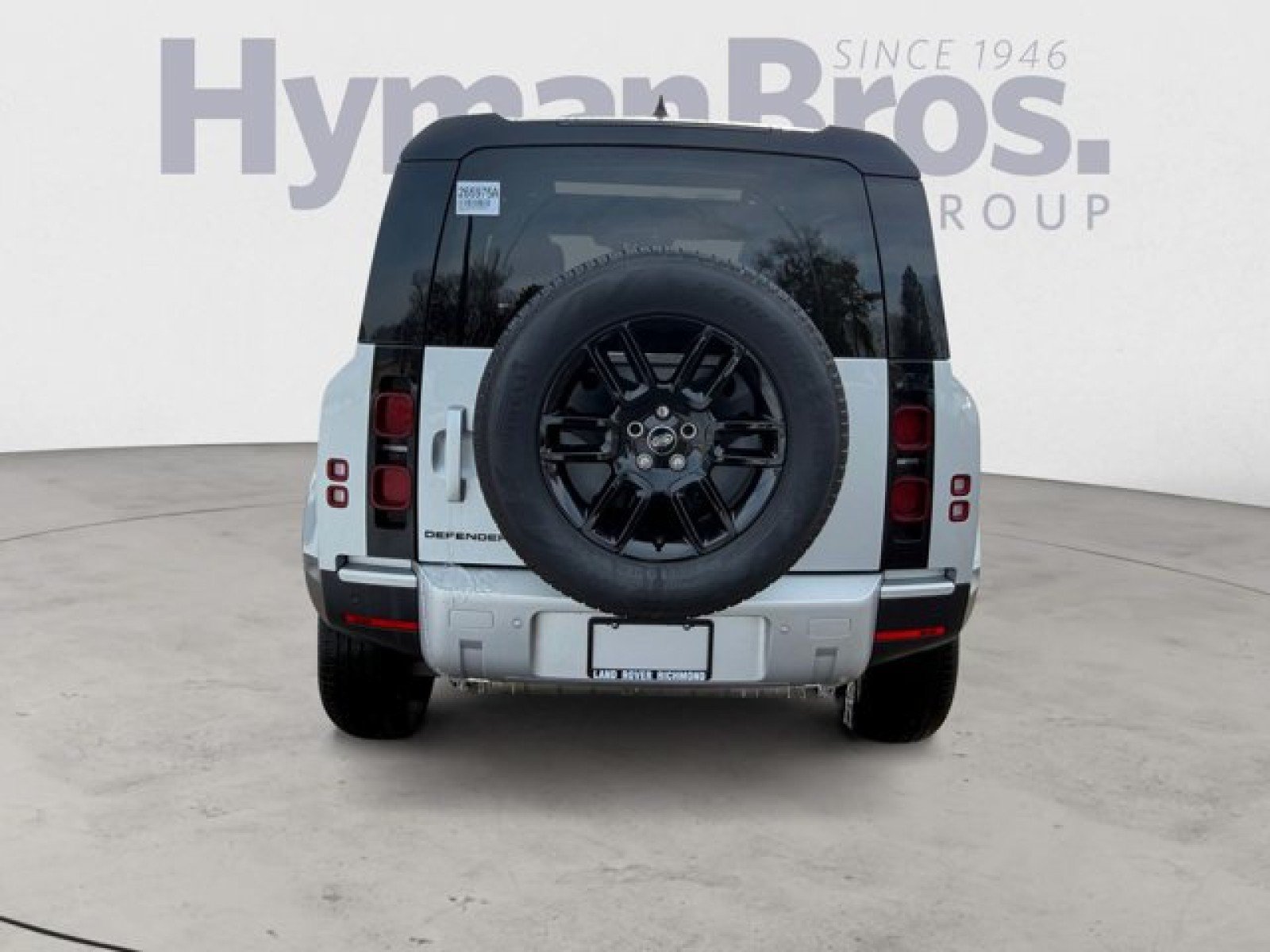 Certified 2024 Land Rover Defender 110 S AWD/4WD image 5