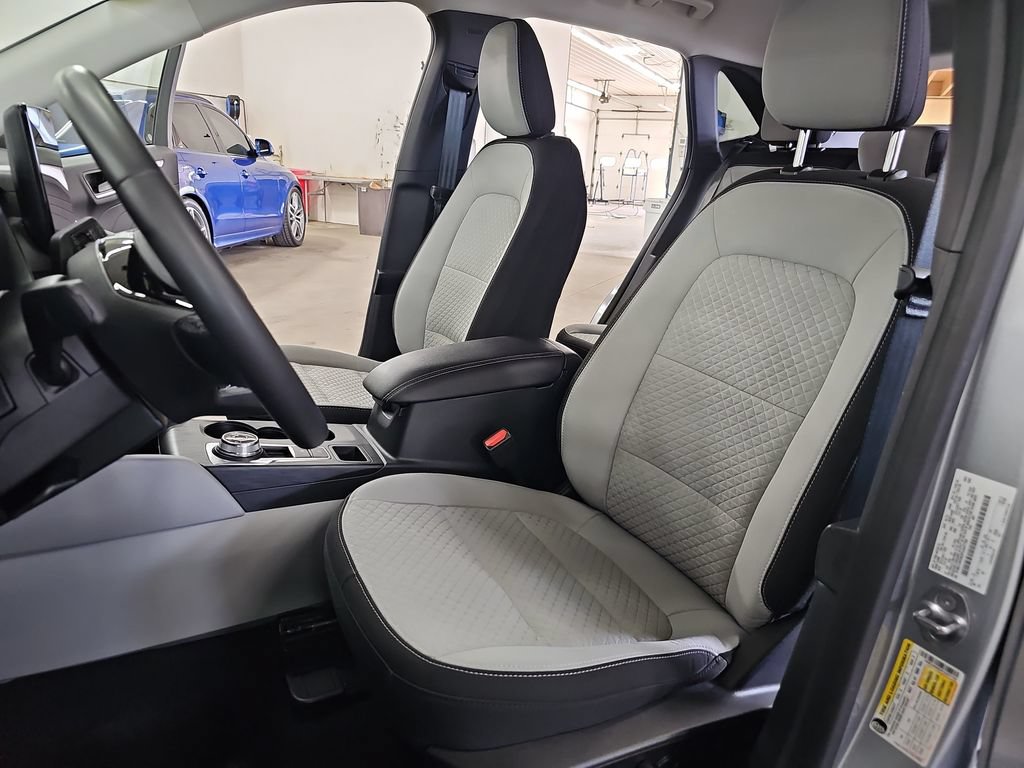 Used 2023 Ford Escape Active w/ Tech Pack #1 AWD/4WD image 15
