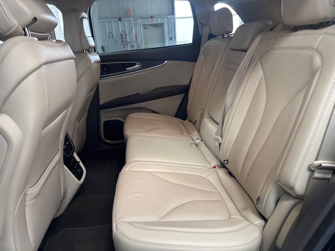 Used 2020 Lincoln Nautilus Reserve w/ Monochromatic Package image 18