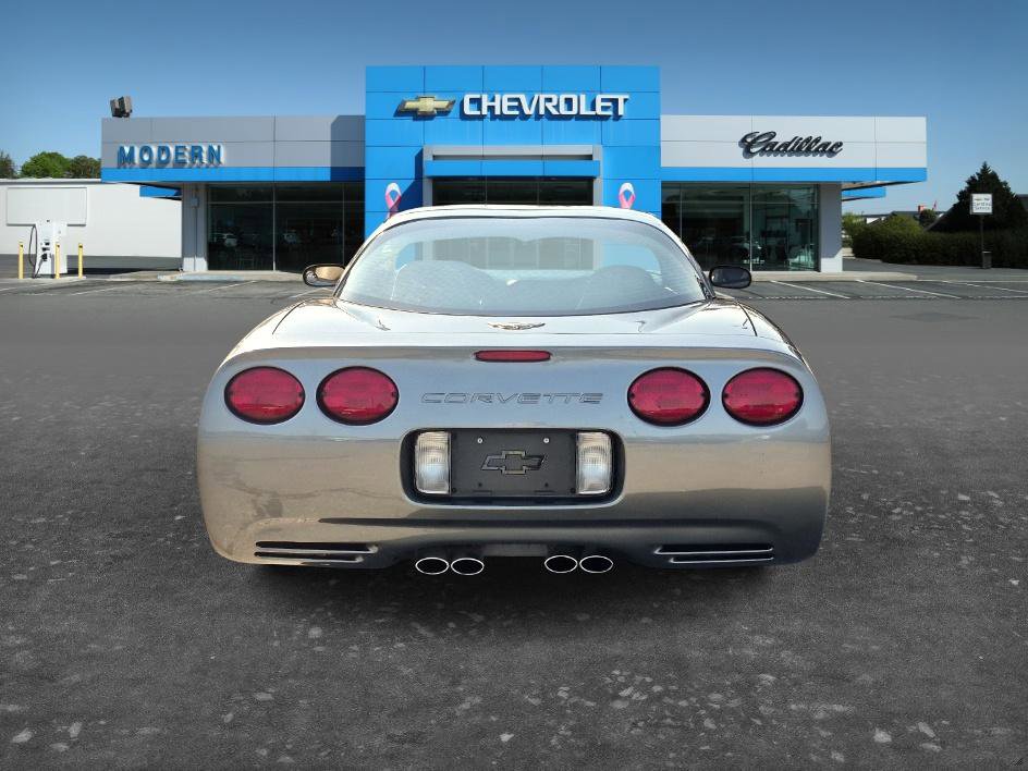 Used 2003 Chevrolet Corvette Coupe w/ Preferred Equipment Group RWD image 4
