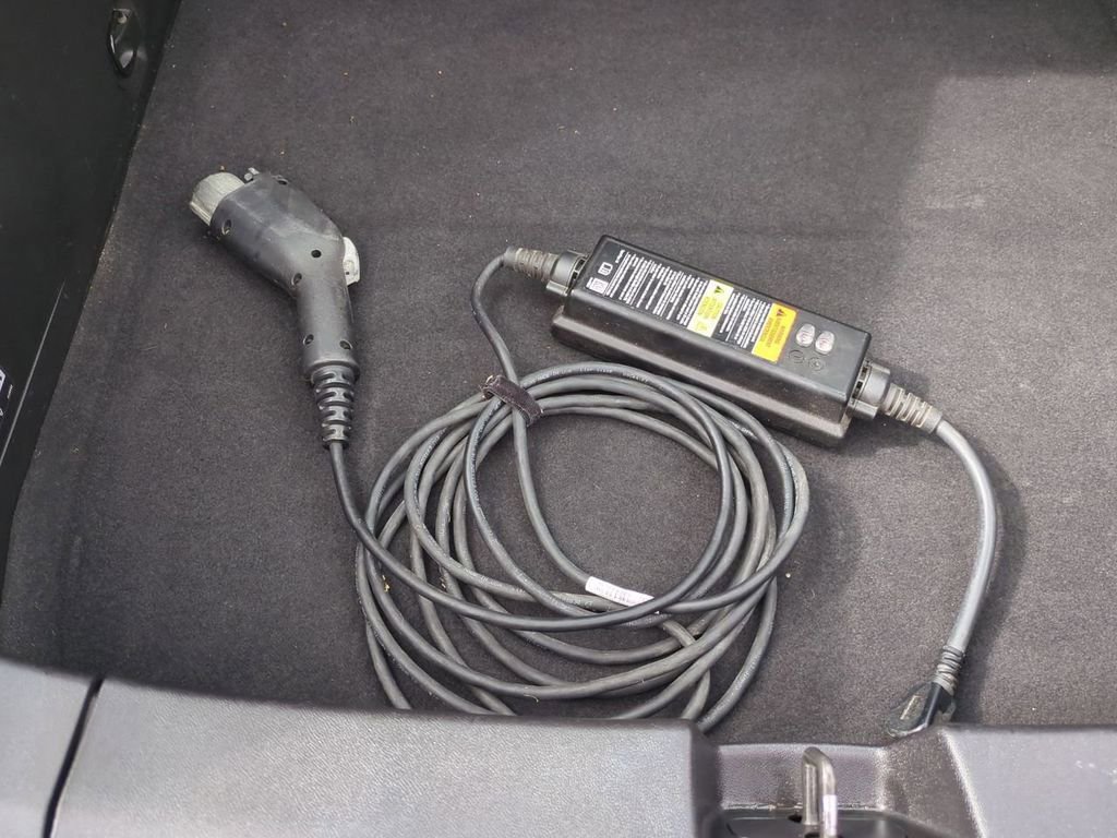 Used 2017 Chevrolet Volt Premier w/ Driver Confidence II Package image 34