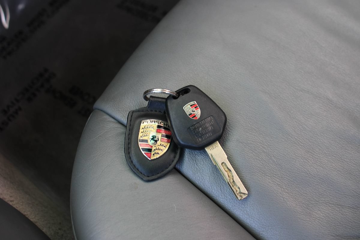 Used 2001 Porsche 911 GT3 RS image 38