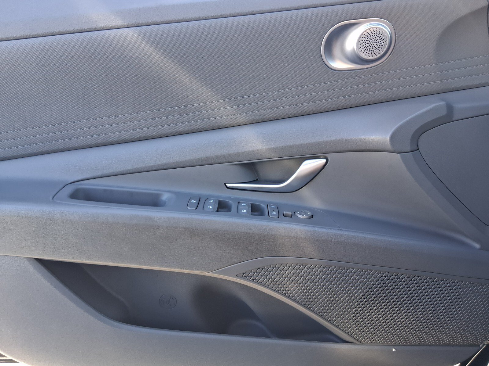 Used 2023 Hyundai Elantra SEL w/ Cargo Package FWD image 19