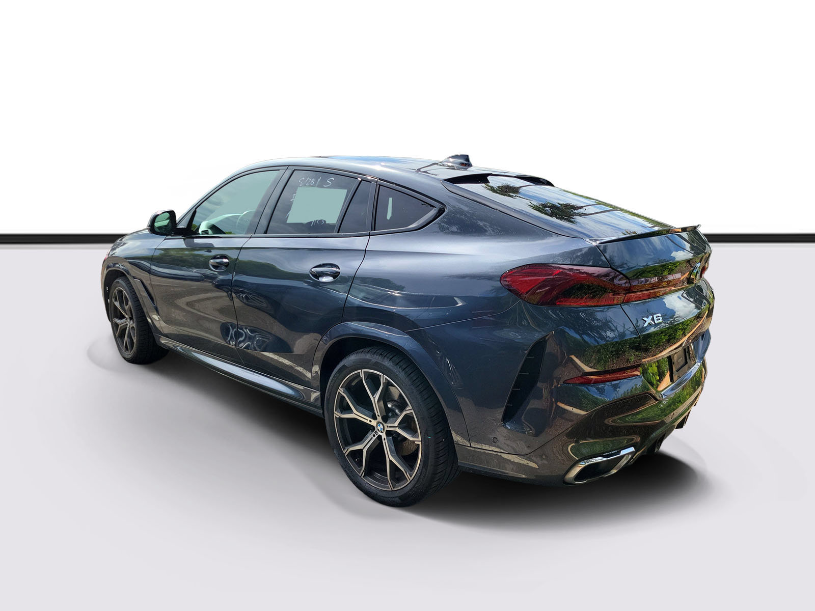 Used 2022 BMW X6 xDrive40i w/ M Sport Package AWD/4WD image 4