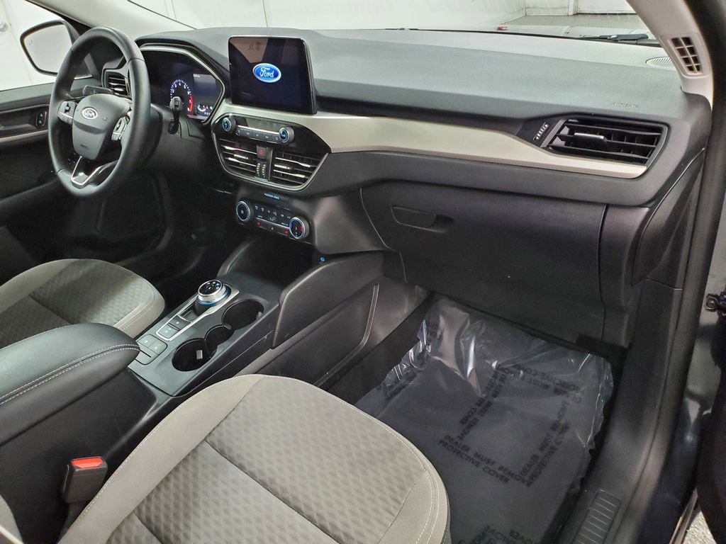 Used 2022 Ford Escape SE w/ Cold Weather Package AWD/4WD image 11