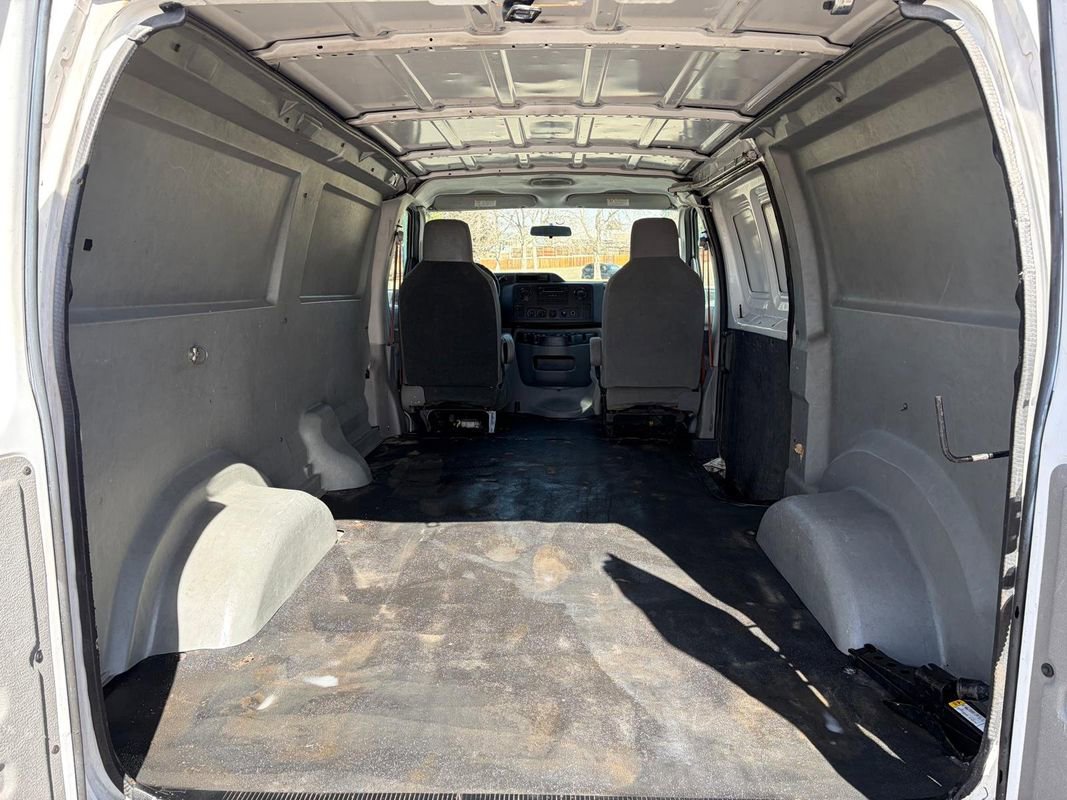 Used 2010 Ford E-150 and Econoline 150 RWD image 16