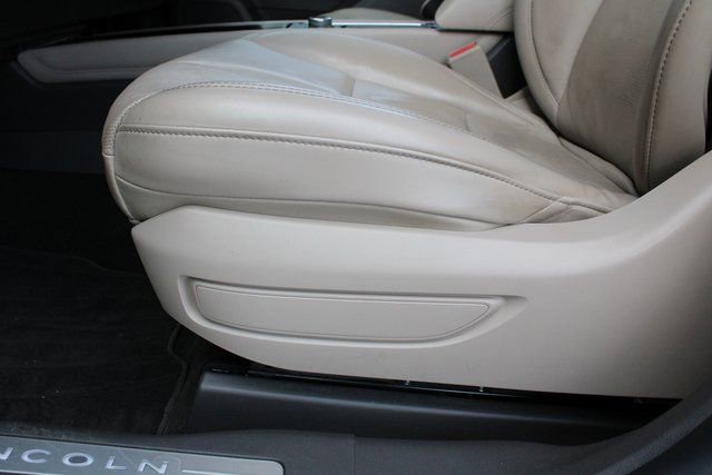 Used 2020 Lincoln Corsair Reserve w/ Elements Package image 10