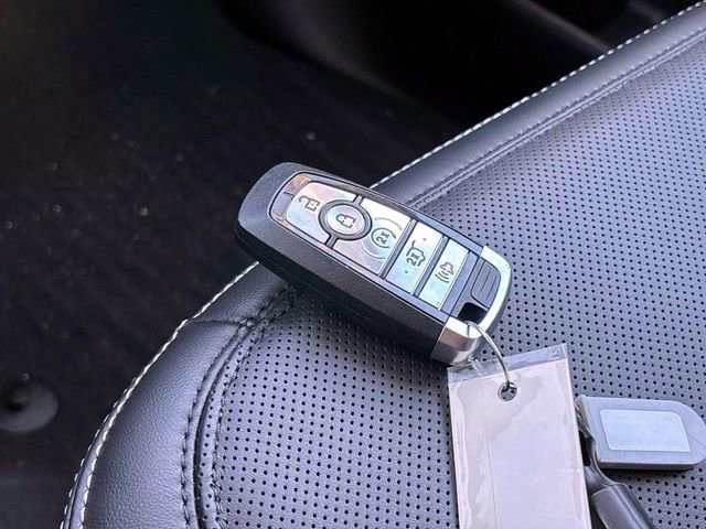 Used 2025 Ford Expedition Platinum w/ Driver's Package image 28