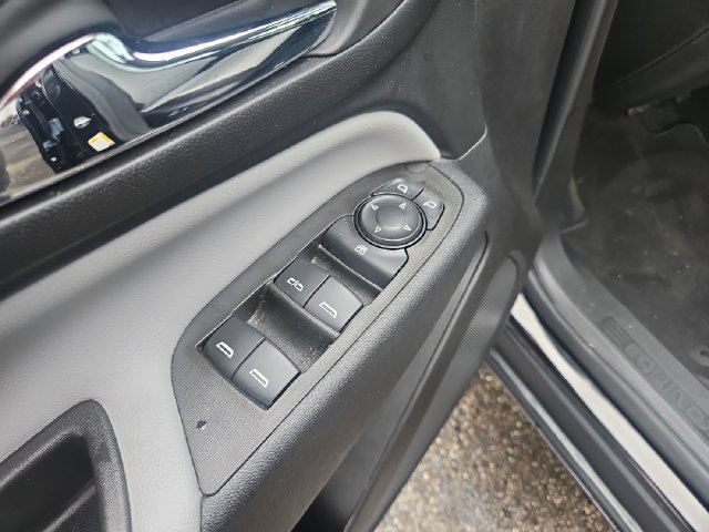 Used 2024 Chevrolet Equinox LS w/ LS Convenience Package FWD image 12