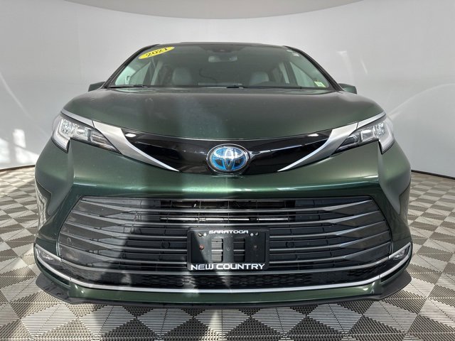 Used 2021 Toyota Sienna Limited image 2