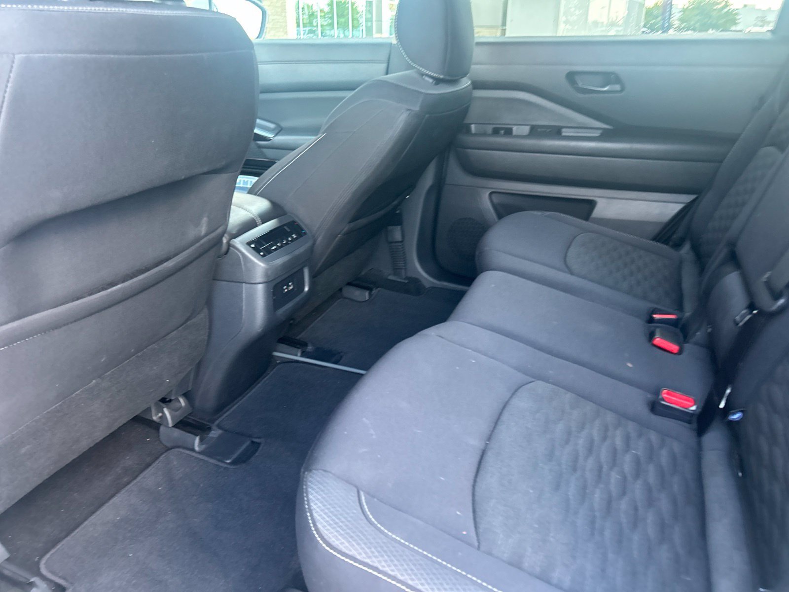 Used 2024 Nissan Pathfinder SV FWD image 15