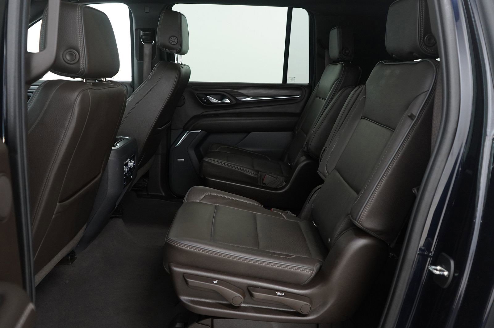 Used 2021 GMC Yukon XL Denali AWD/4WD image 17