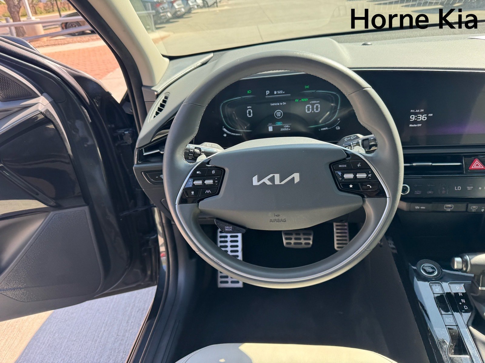 Certified 2024 Kia Niro EX Touring FWD image 16