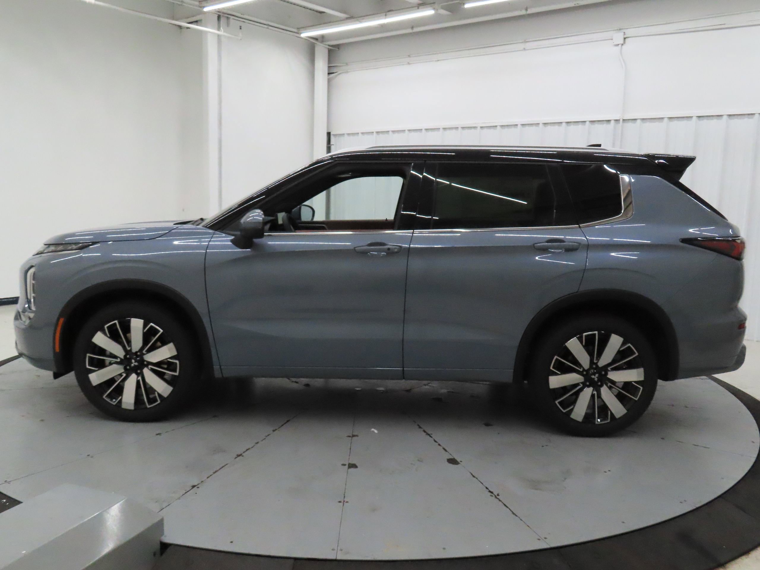 New 2026 Mitsubishi Outlander SEL FWD image 7