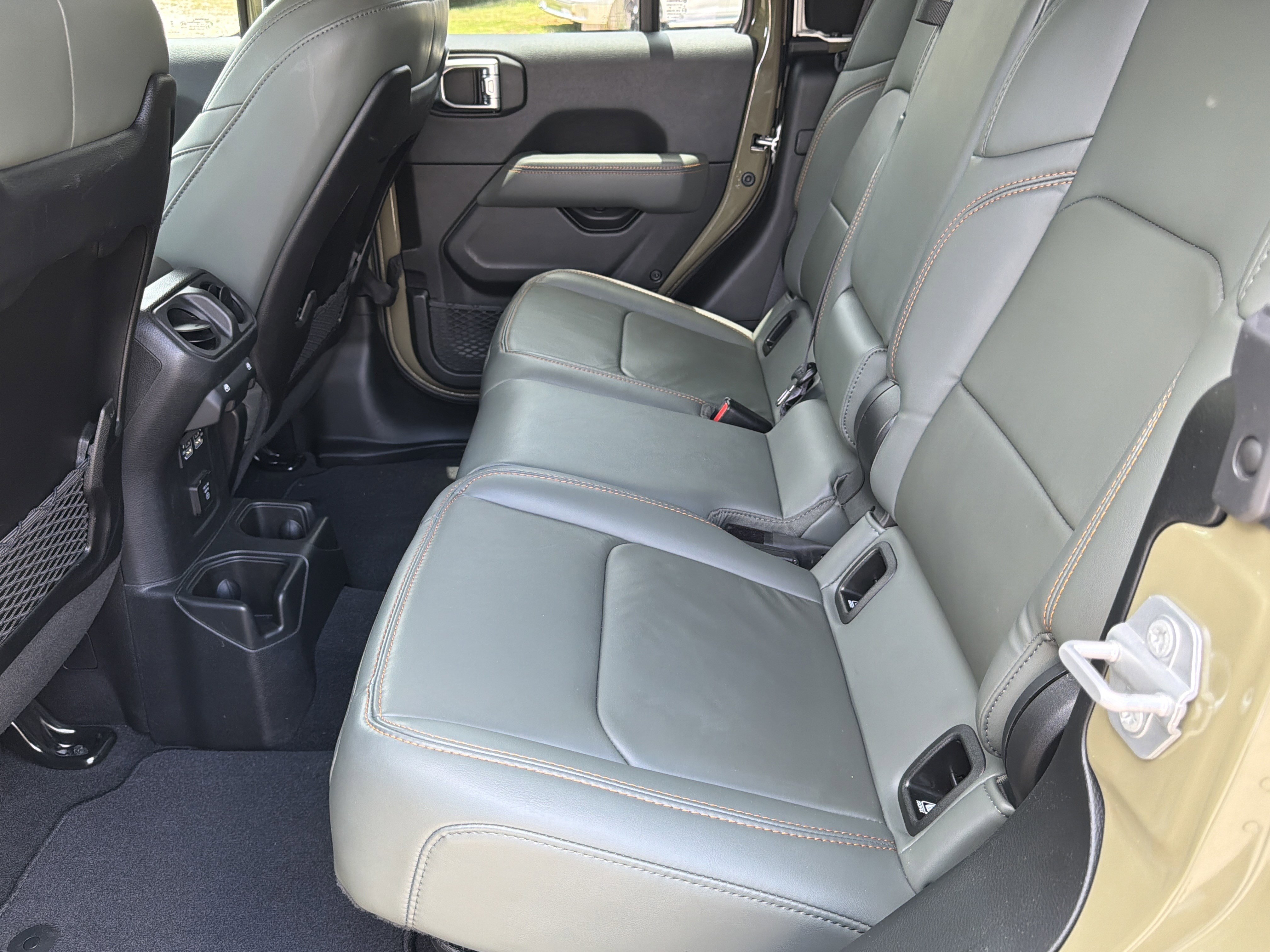 Used 2025 Jeep Gladiator Mojave AWD/4WD image 20