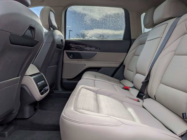 Used 2025 Lincoln Nautilus Reserve image 13